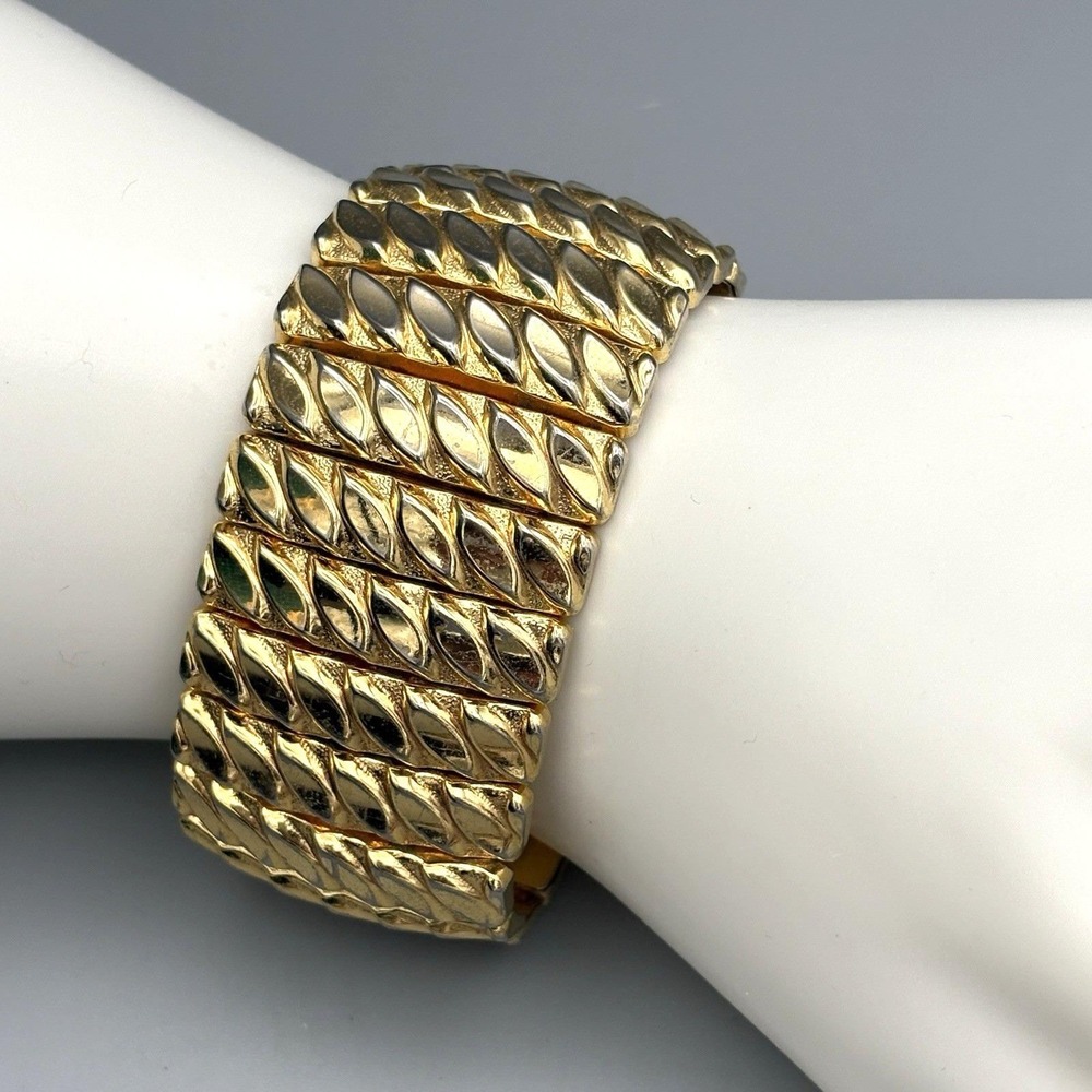 Vintage Gold Tone Accordian Sweetheart Bracelet Stretch Statement Retro
